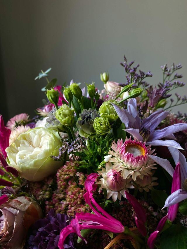 Composition florale aux tons verts