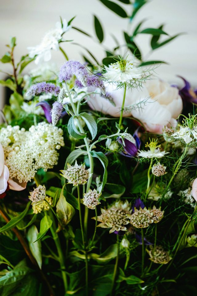 Composition florale aux tons verts